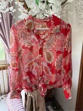 Ellison Red Paisley Button-Front Tie-Hem Blouse